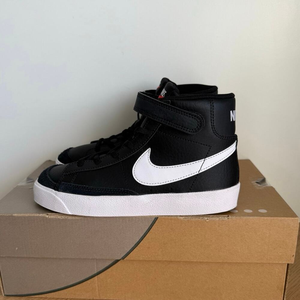 Nike Blazer Mid ‘77 Black/White Kids Sneakers- SZ 3 Y - Picture 4 of 12